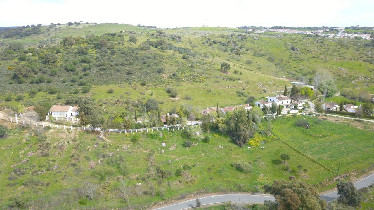 Cortijo El Berrocal Guest House Cazalla de la Sierra Exterior photo