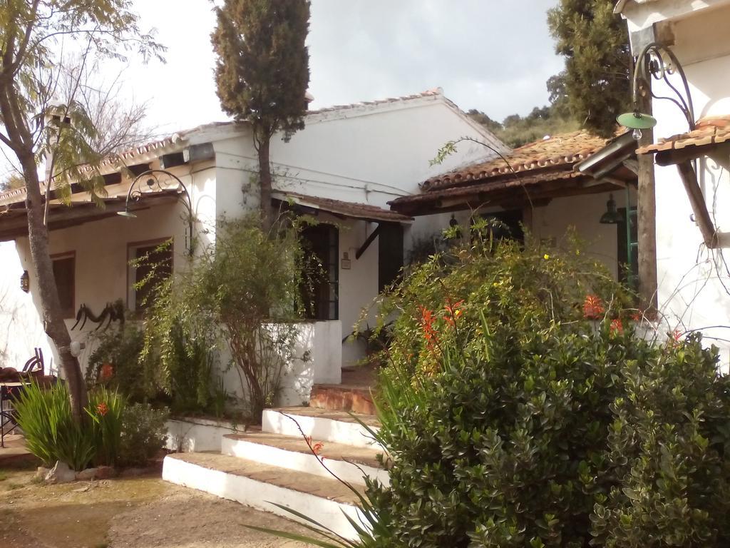 Cortijo El Berrocal Guest House Cazalla de la Sierra Exterior photo